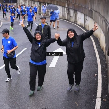 Runner Photo 7945694
