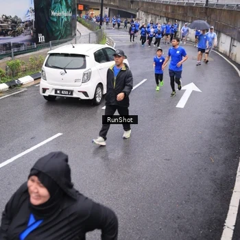 Runner Photo 7945709