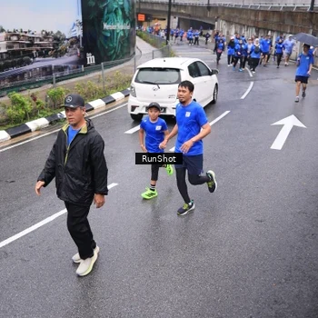 Runner Photo 7945722