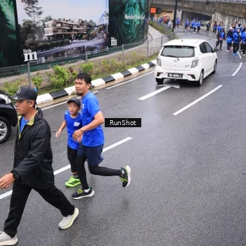 Runner Photo 7945731