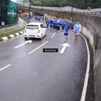 Runner Photo 7945733