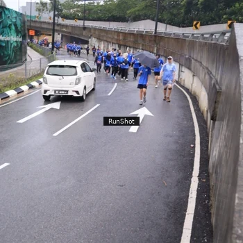 Runner Photo 7945736