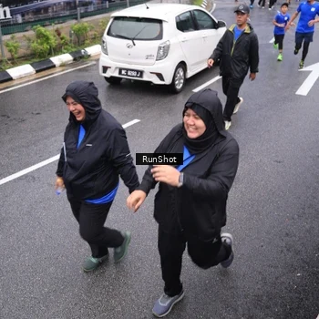 Runner Photo 7945737
