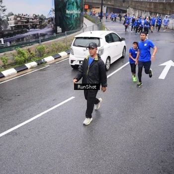 Runner Photo 7945738