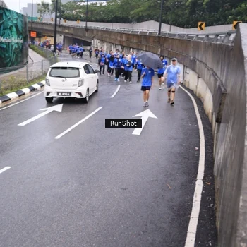 Runner Photo 7945741