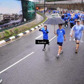 Runner Photo 7945750