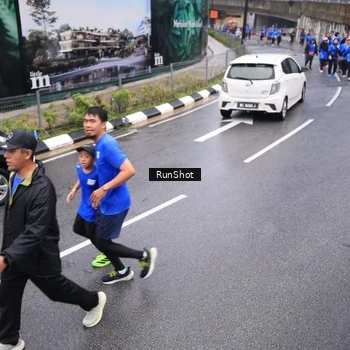 Runner Photo 7945761