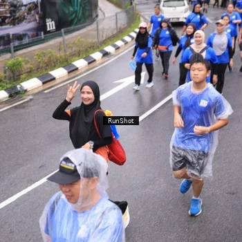Runner Photo 7945789