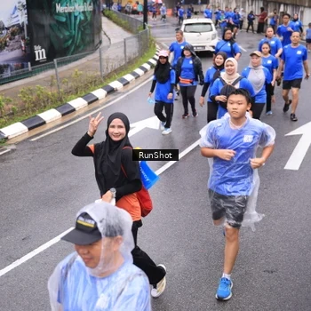 Runner Photo 7945791