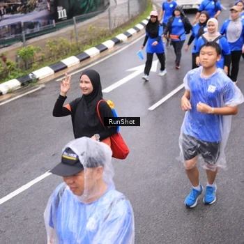 Runner Photo 7945792