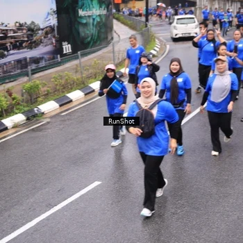 Runner Photo 7945813