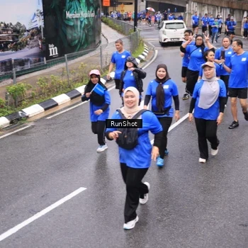 Runner Photo 7945816