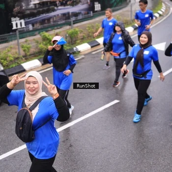 Runner Photo 7945833