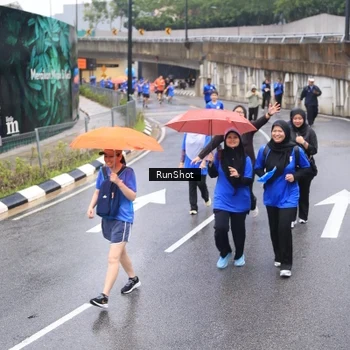 Runner Photo 7945842