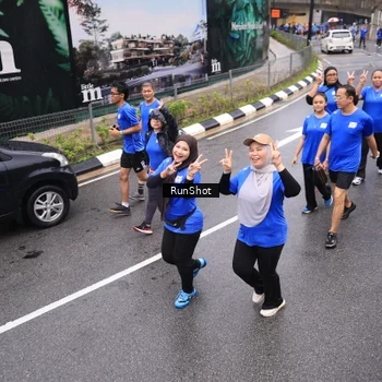 Runner Photo 7945849