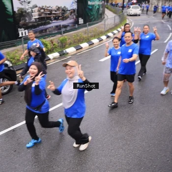 Runner Photo 7945856