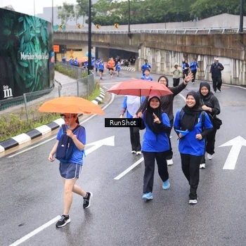 Runner Photo 7945862