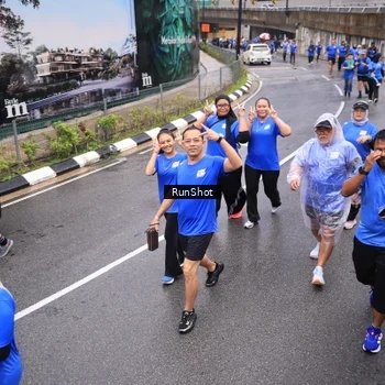 Runner Photo 7945863