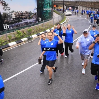 Runner Photo 7945864