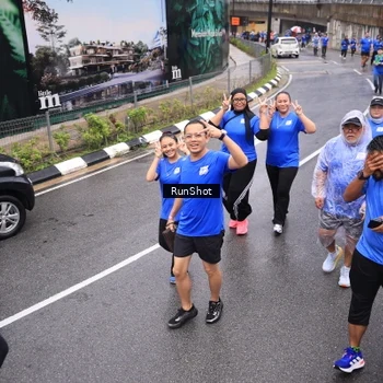Runner Photo 7945866