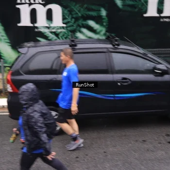 Runner Photo 7945869