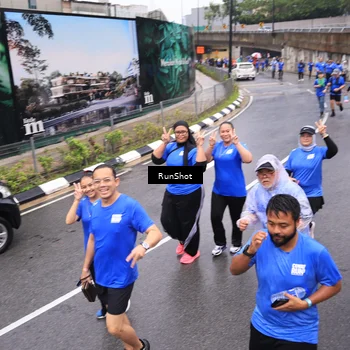 Runner Photo 7945874