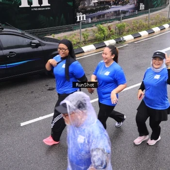 Runner Photo 7945891