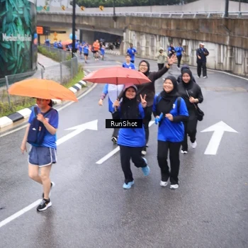 Runner Photo 7945894