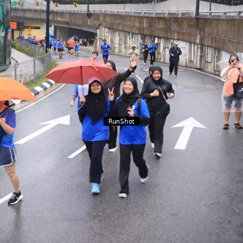 Runner Photo 7945897