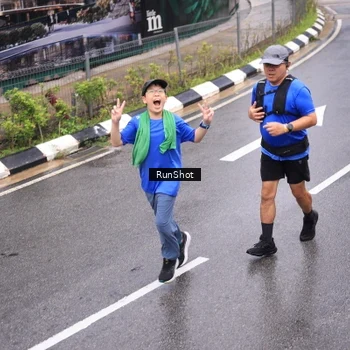 Runner Photo 7945918