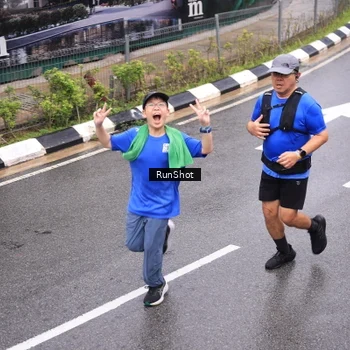 Runner Photo 7945921
