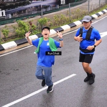Runner Photo 7945923