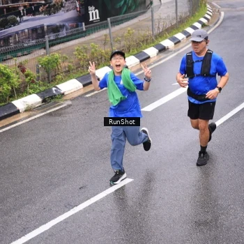 Runner Photo 7945936