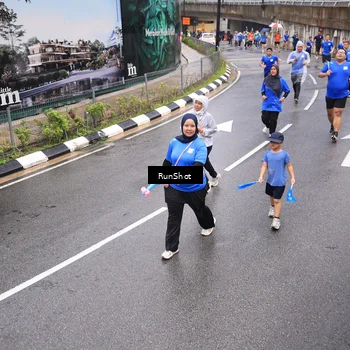 Runner Photo 7945964