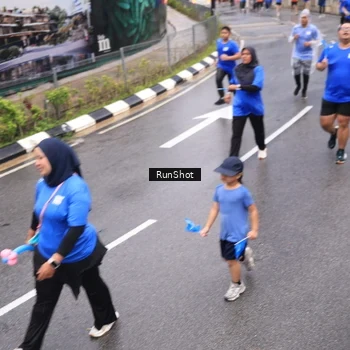 Runner Photo 7945968