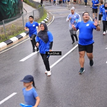 Runner Photo 7945971
