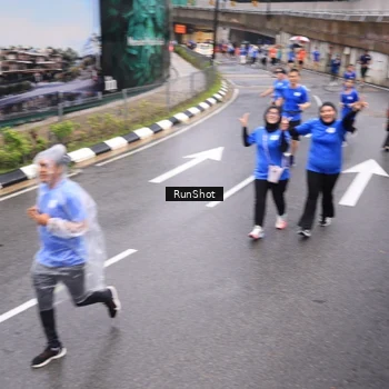 Runner Photo 7946003