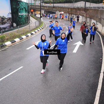 Runner Photo 7946005
