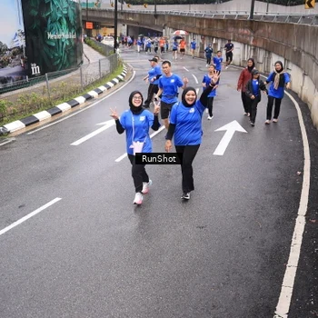 Runner Photo 7946008