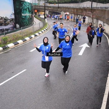 Runner Photo 7946009