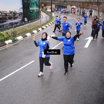 Runner Photo 7946012