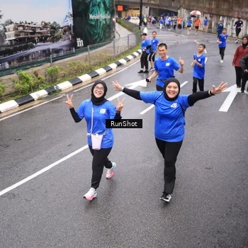 Runner Photo 7946016