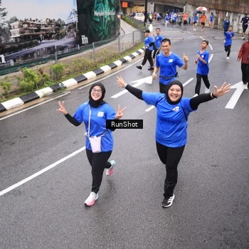 Runner Photo 7946018