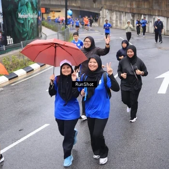 Runner Photo 7946020