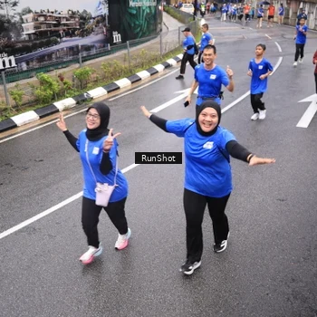 Runner Photo 7946023