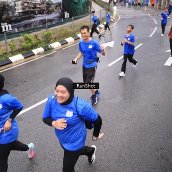 Runner Photo 7946025