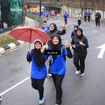 Runner Photo 7946031
