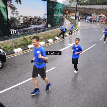 Runner Photo 7946035
