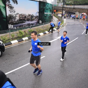 Runner Photo 7946036