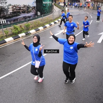 Runner Photo 7946038